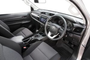 HiLux 4X2 Workmate single cab-chassis interior