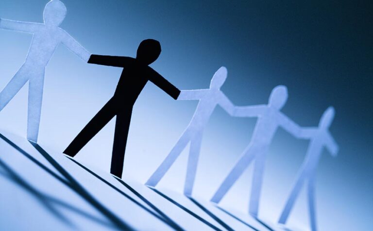 cut-out-figures people networking fleet novated