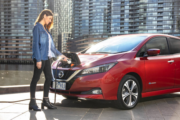 Nissan LEAF 2019 fleet ev electric vehicle charging station