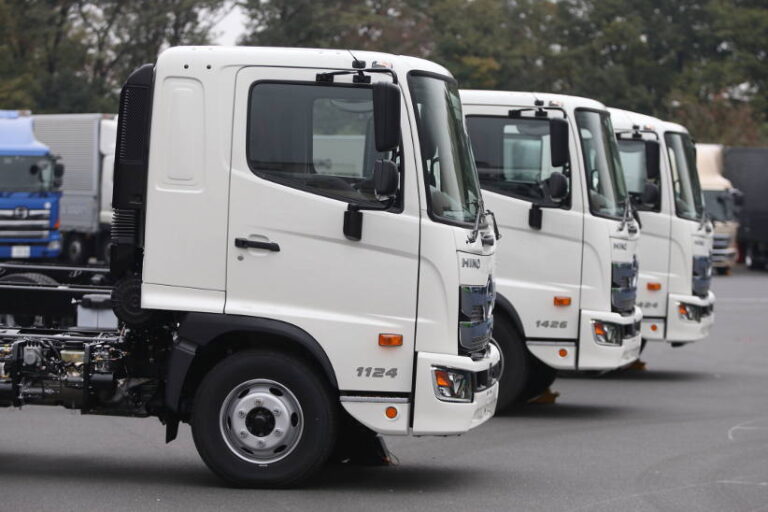 Hino Truck fleet management 500 083