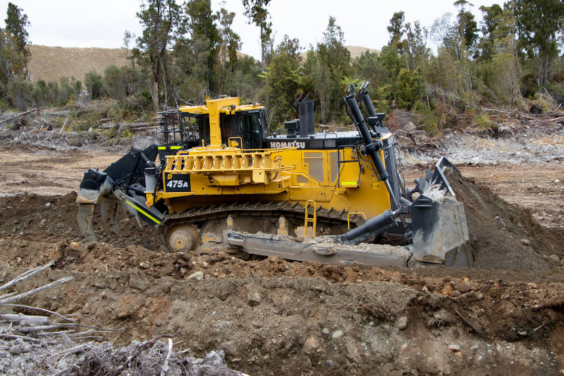 Komatsu-D475A-8-purchased-buy-Whyte-Gold