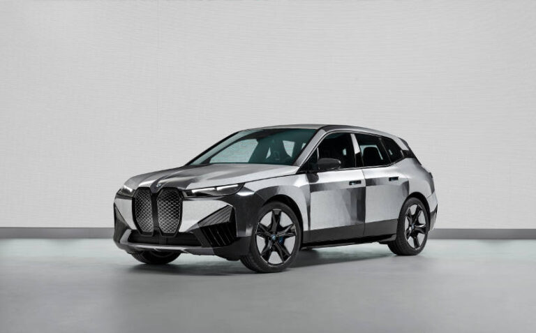 BMW changes exterior colour with electricity