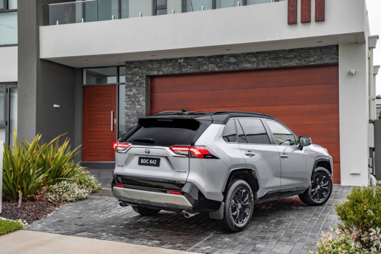 2022 Toyota RAV4 XSE hybrid