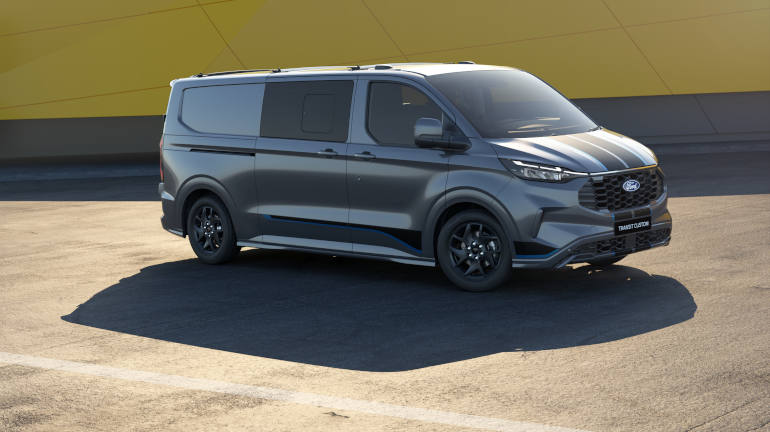 Latest-people-mover-Transit-Custom-Sport-Double-Cab
