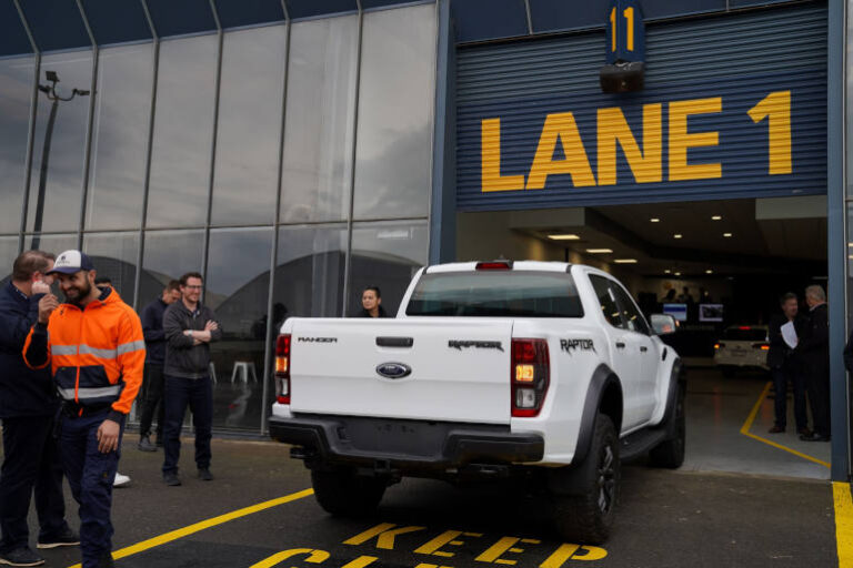 Altona 6 used car ute auction lane Manheim