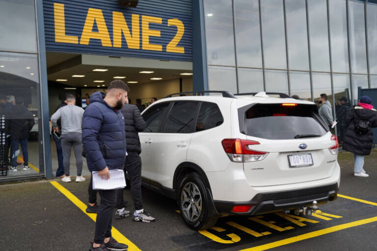 MMS expects softer ICE used-vehicle demand as EV remarketing strengthens Altona 6 used car ute auction lane Manheim