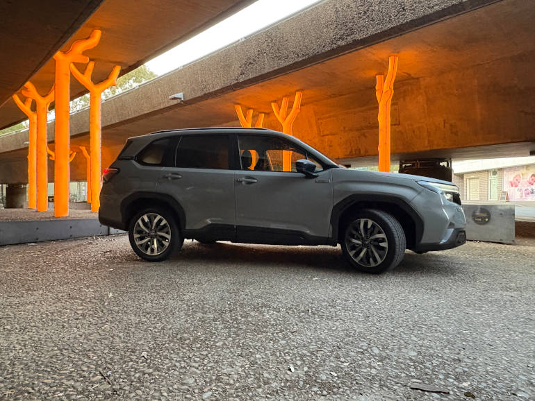 hybrid SUV for fleet operators