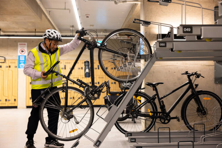 Sydney Opens $5 All-Day Bike Hub at Circular Quay