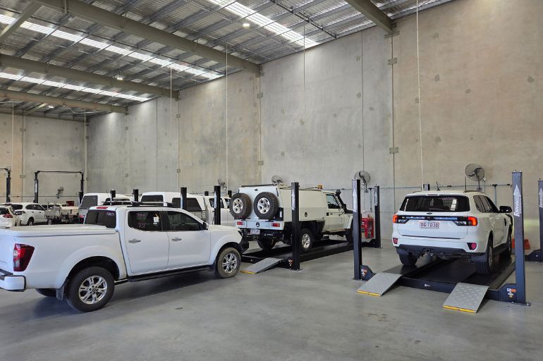 workshop mechanic hoist